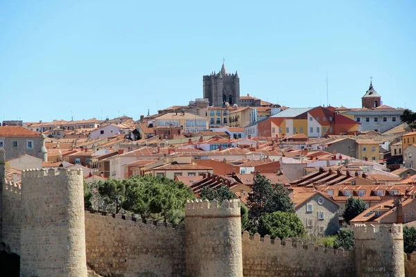 Ortaçağ şehri, Avila duvarları, İspanya