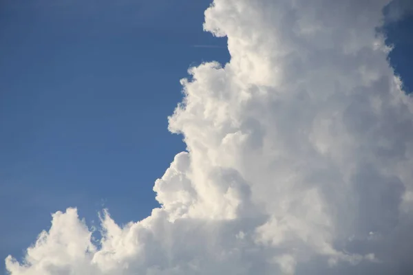 White Clouds Blue Sky — Stock Photo, Image