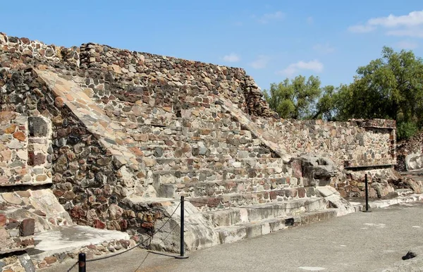 Teotihuacan manzarası, Meksika 'da antik bir şehir.