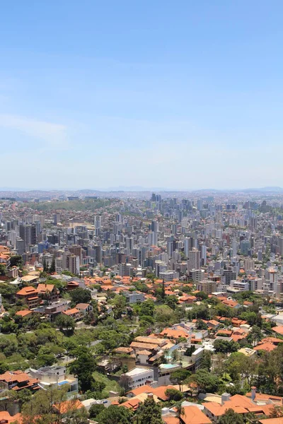 Brezilya 'nın Belo Horizonte kentinin havadan görünüşü