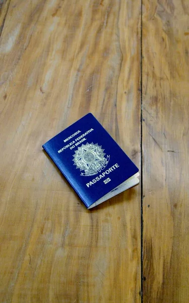 Вид Паспорта Крупным Планом Деревянный Стол — стоковое фото