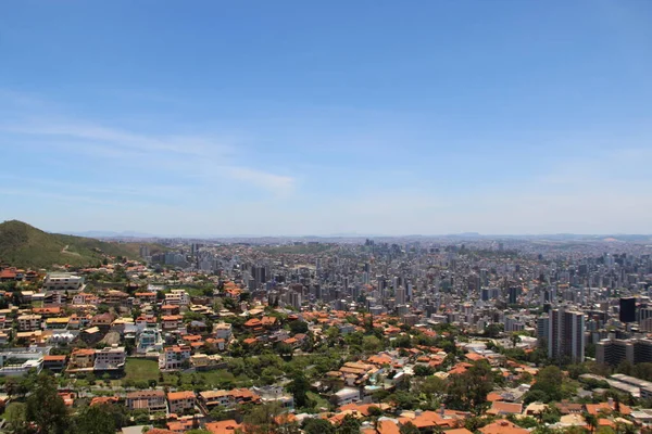 Brezilya 'nın Belo Horizonte kentinin havadan görünüşü