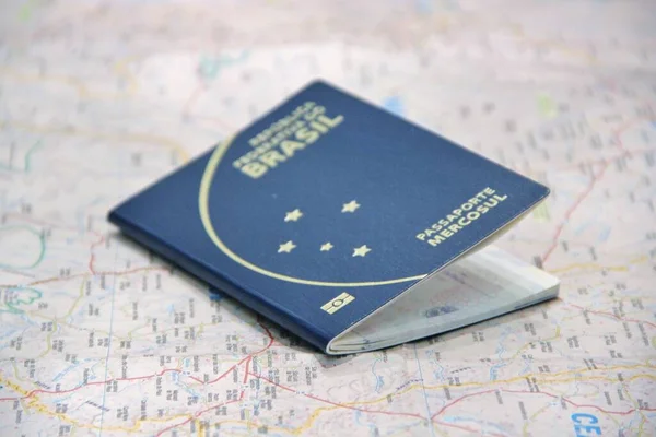 Zbliżenie Paszportu Mapie — Zdjęcie stockowe