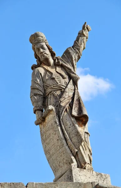 18. yüzyılın ikinci yarısında Bon Jesus de Matosinhos 'daki farklı Hıristiyan peygamberlerin heykelleri, Brezilya' nın Kongonhas şehrinde Haç Yolu 'na adanmış rokoko kilisesi. 