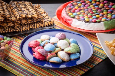 arka planda pasta ile lezzetli tatlılar, yakın