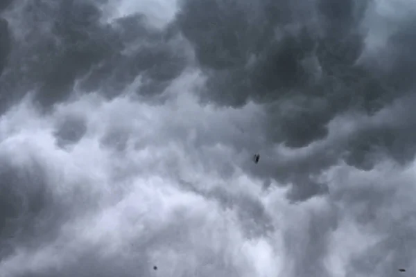 Зловещие Темные Облака Небе Прямо Перед Бурей — стоковое фото