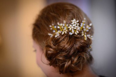 Çiçekli güzel gelin