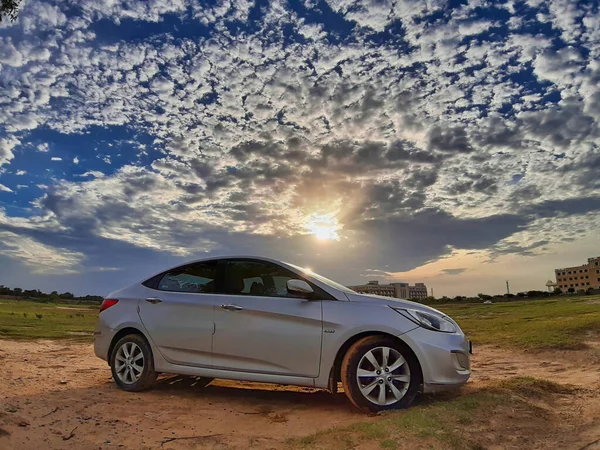 Jaipur, Hindistan-Circa 2020: Hyundai Verna 'nın fotoğrafı