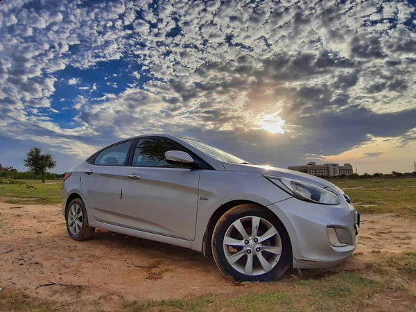 Jaipur, Hindistan-Circa 2020: Hyundai Verna 'nın fotoğrafı