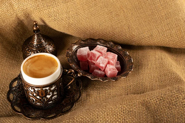 Turecká Káva Měděný Pohár Tradičními Orientálními Vzory Demitasse Orientální Sladkosti — Stock fotografie