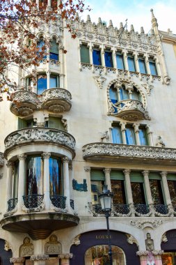 Barselona, İspanya - 7 Ocak 2019: İspanya 'nın en büyük mimarı Gaudi' nin evlerini tasarladı ve inşa etti.