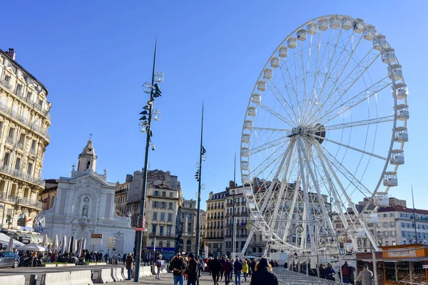 Marseille Frankreich Januar 2019 Menschen Cafés Und Riesenrad Alten Hafen — Stockfoto