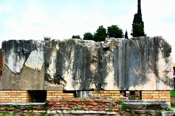 Roma Itália Janeiro 2019 Inscrições Pedra Entrada Basílica Emília Fórum — Fotografia de Stock