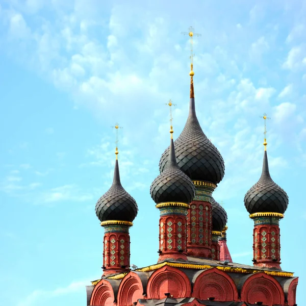 Domes Church Archangel Michael Blue Sky Clouds Yaroslavl Russia — Stock Photo, Image