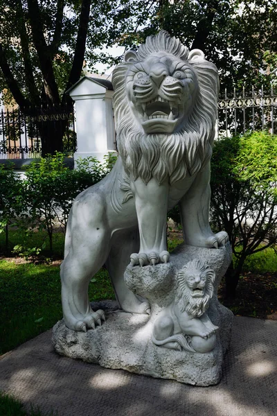 Marmorskulpturen Von Löwen Garten Des Gouverneurs Jaroslawl Russland — Stockfoto