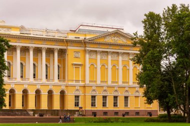 Rusya, St. Petersburg - 28 Ağustos 2020: Rus Müzesi veya St. Petersburg 'daki Mikhailovsky Sarayı