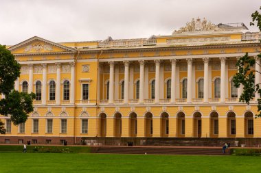 Rusya, St. Petersburg - 28 Ağustos 2020: Rus Müzesi veya St. Petersburg 'daki Mikhailovsky Sarayı