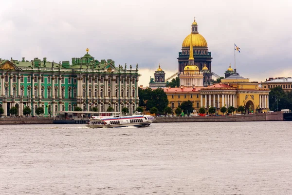 Rússia São Petersburgo Agosto 2020 Vista Panorâmica Das Margens Rio — Fotografia de Stock