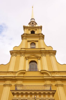 Peter ve Paul Katedrali 'nin kulesi ve kulesi St. Petersburg, Rusya