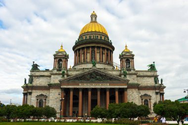 Rusya, St. Petersburg - 29 Ağustos 2020: St. Petersburg, Rusya 'daki St. Isaac Katedrali