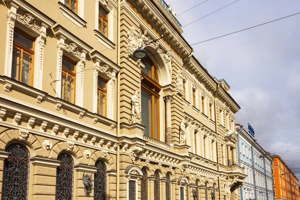 Detalhes Únicos Das Fachadas Casas Antigas Longo Aterro Canal Griboyedov — Fotografia de Stock