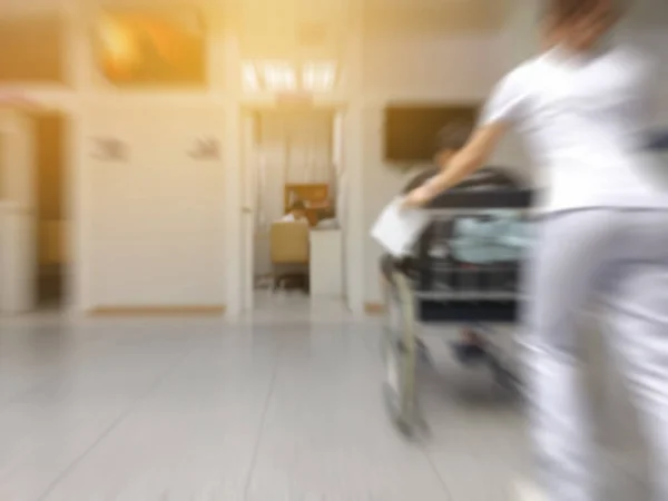 Unklares Bild Von Unbekannten Mit Krankenschwester Krankenhaus Die Auf Arzt — Stockfoto