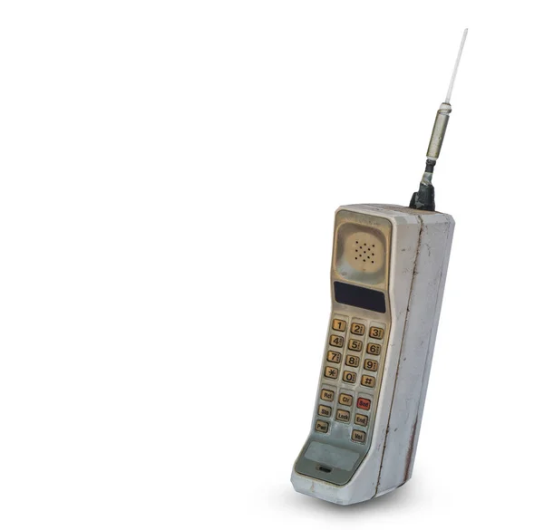 Beyaz arka plan üzerinde izole rustik vintage cep telefonunuzu kapatın