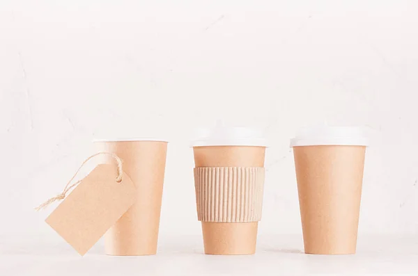 Kaffe Packning Mockup Set Med Tre Craft Brun Pappersmuggar Med — Stockfoto