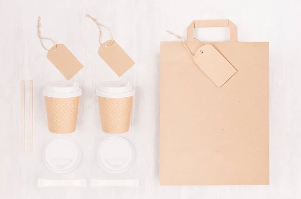 Coffee Branding Identity Mockup Set Aus Zwei Braunen Pappbechern Mit — Stockfoto