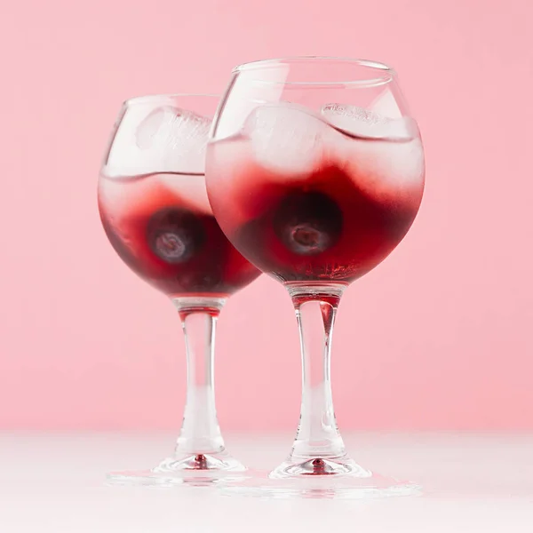 Juicy Red Arctic Traditional Cold Cocktails Ice Cubes Blueberry Wet — Stock Photo, Image