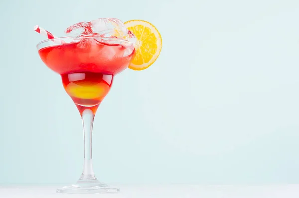 Tropical Alcohol Sunrise Drink Red Yellow Liquor Oranges Slice Straw — Stock Photo, Image