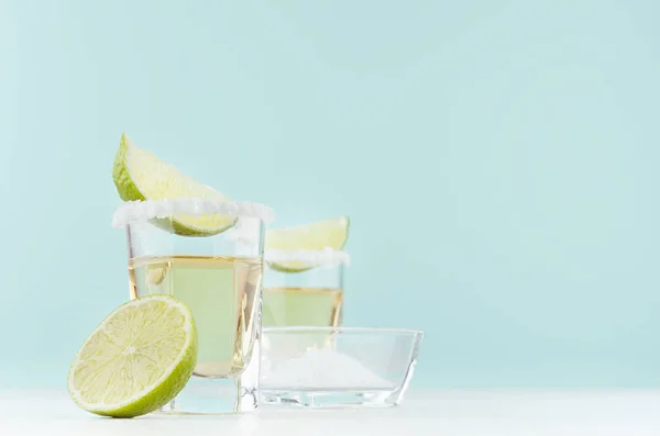 Alcohol Cocktail Tequila Salty Rim Piece Lime Shot Glasses Modern — Stock Photo, Image