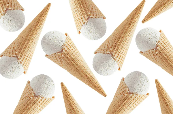 Crème Glacée Crémeuse Blanche Dans Des Cônes Gaufre Croustillants Comme — Photo