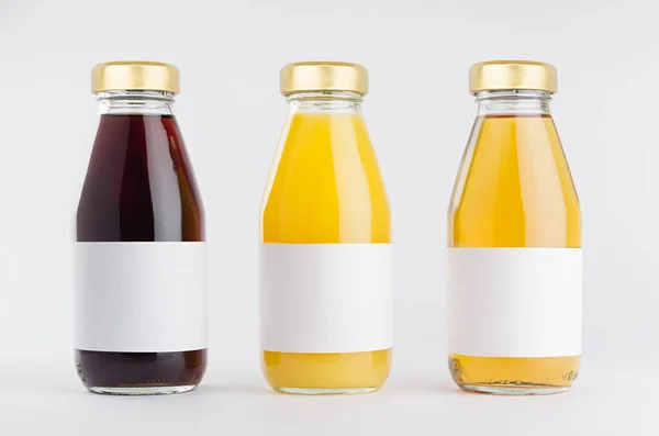 Geel Rood Fruit Bessen Sappen Collectie Glazen Flessen Met Dop — Stockfoto