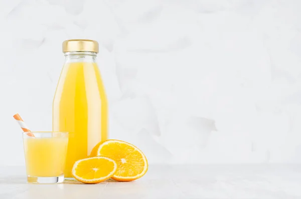 Fresh Juicy Orange Juice Glass Bottle Mock Wine Glass Decorated — Stock Photo, Image