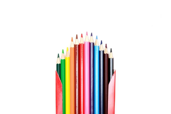 배경에는 판지처럼 연필들이 있습니다 교육을 아이들의 창의력 — 스톡 사진