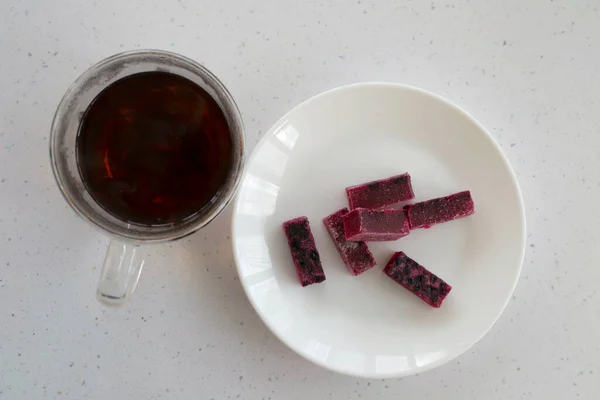 Une Tasse Thé Noir Des Tranches Confiture Naturelle Canneberges Agar — Photo