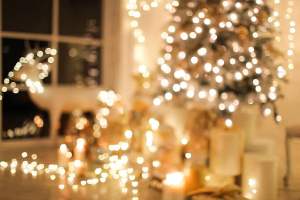 Frumoasă Cameră Anul Nou Decorată Lumină Crăciun Lumânări — Fotografie, imagine de stoc