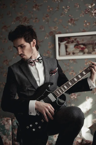 Handsome Guitarist Playing Indoors — Stock Photo, Image