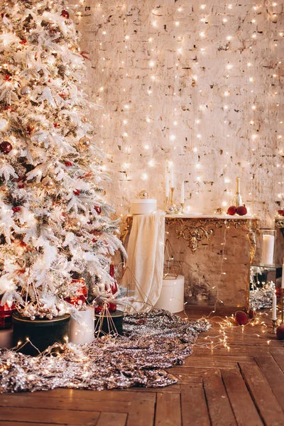 Teplý Útulný Večer Luxusní Vánoční Pokoj Design Interiéru Vánoční Strom — Stock fotografie