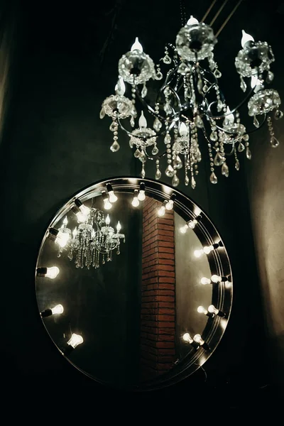 Elegante Lustre Reflexão Espelho — Fotografia de Stock