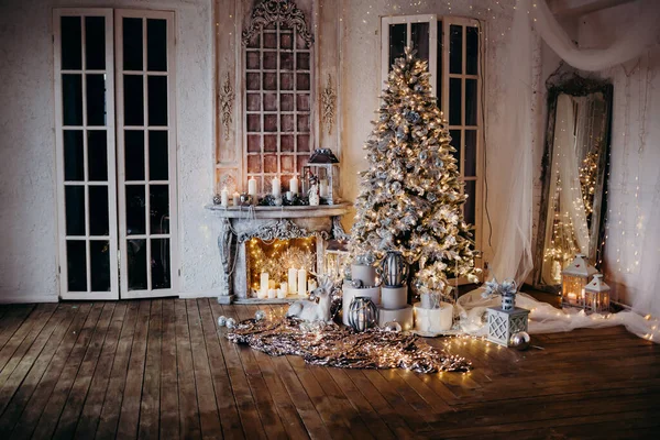 Noche Cálida Acogedora Diseño Interiores Navidad Árbol Navidad Decorado Con — Foto de Stock