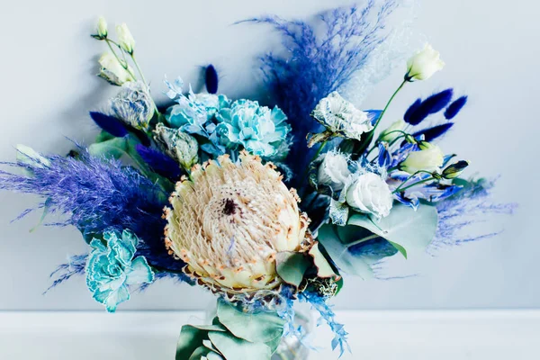 Krásná Kytice Modrými Květy Izolované Pastelové Pozadí — Stock fotografie