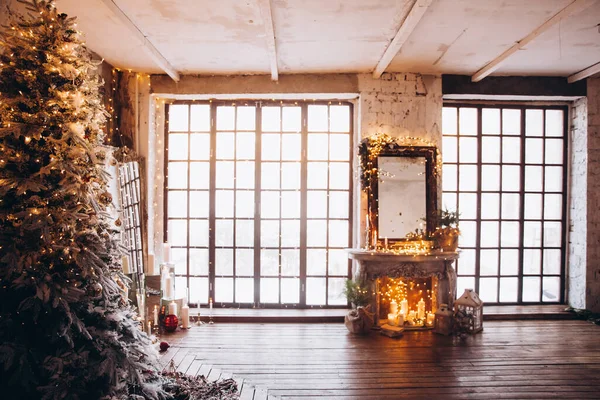 Luxo Quarto Natal Design Interiores Dourado Árvore Natal Decorado Por — Fotografia de Stock
