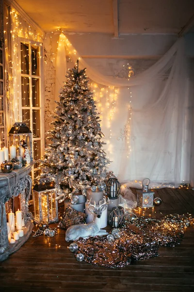 Noche Cálida Acogedora Habitación Navidad Diseño Interiores Árbol Navidad Decorado — Foto de Stock