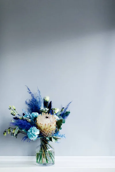 美丽的花 蓝色的花 背景柔和 — 图库照片