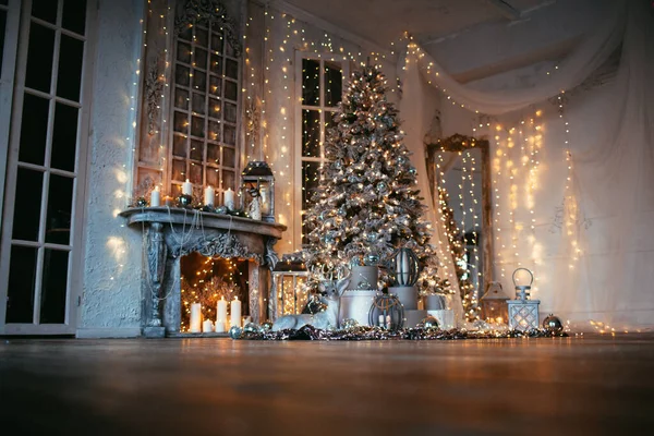 Warm Cozy Evening Christmas Interior Design Xmas Tree Decorated Lights — Stock Photo, Image