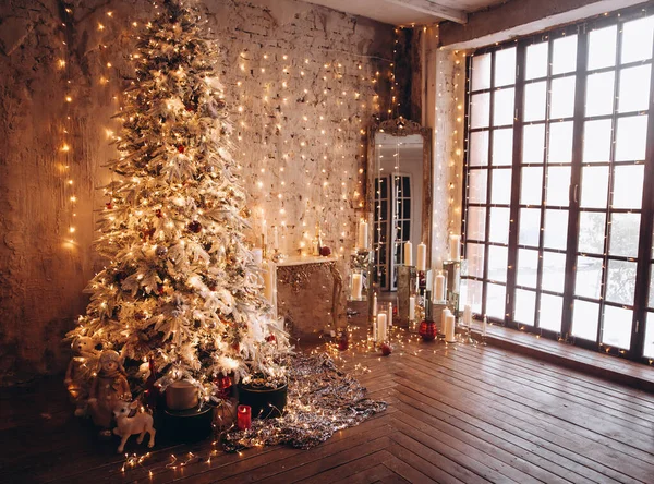 Cálido Acogedor Diseño Interior Habitación Navidad Lujo Noche Árbol Navidad — Foto de Stock