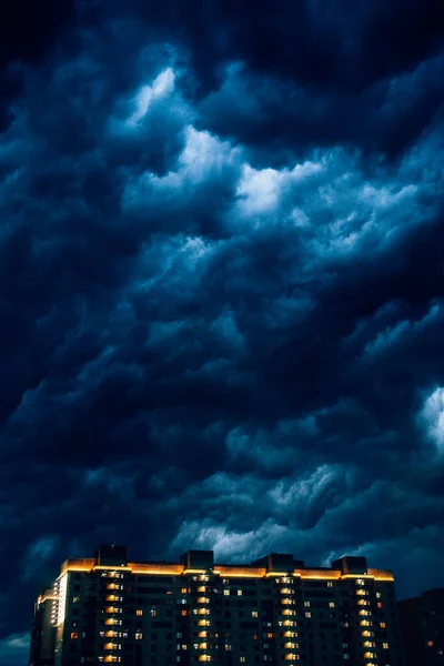 Nuages Orageux Bleu Foncé Dans Ciel Fond Nature — Photo