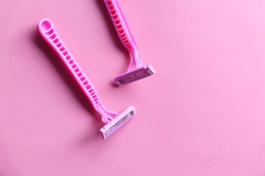 Pembe arka planda Pembe Razor yakın plan.